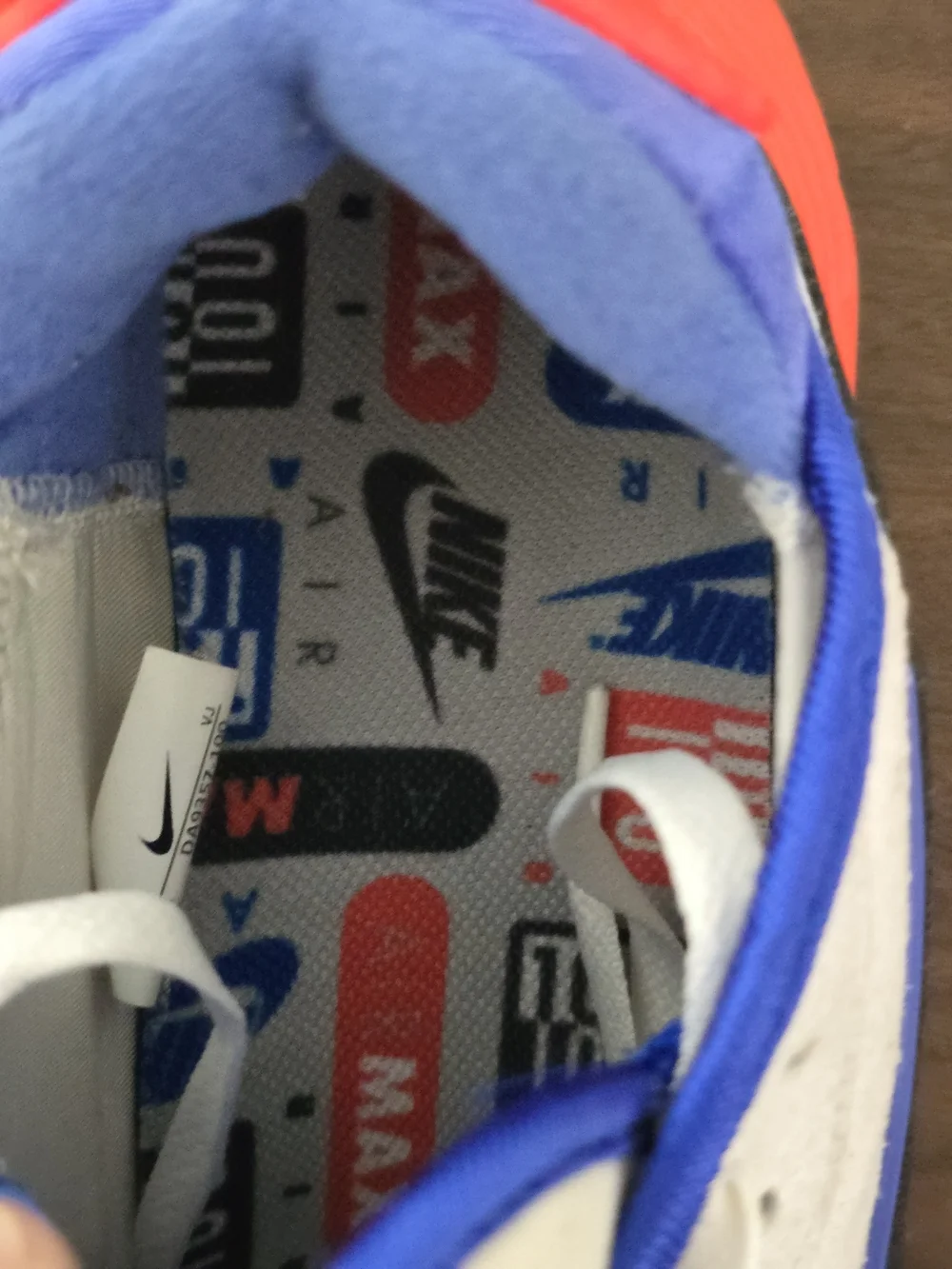 Nike Air Retro White Blue Orange Runner Sneakers